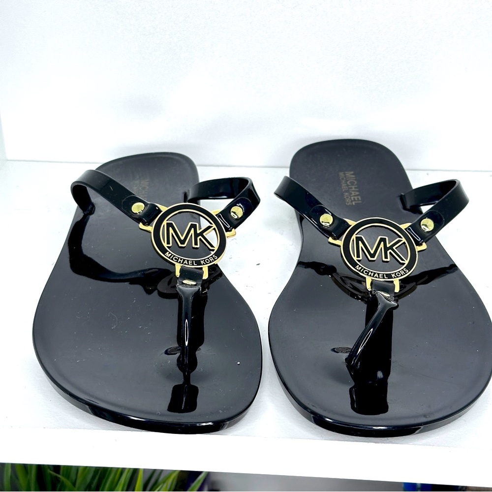 Michael Kors Jelly Flip Flop like new size 9 color black